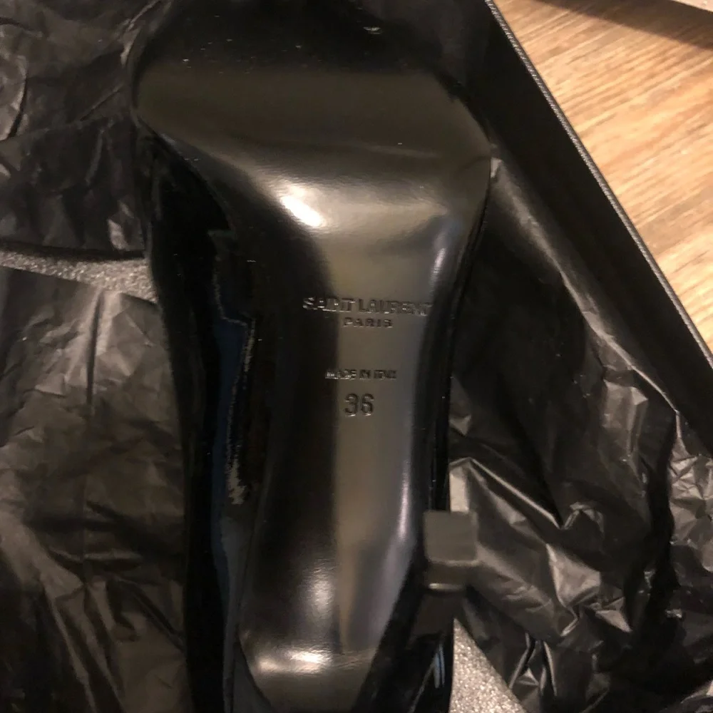 NEW IN BOX Saint Laurent Patent Leather High heels - Picture 6 of 8